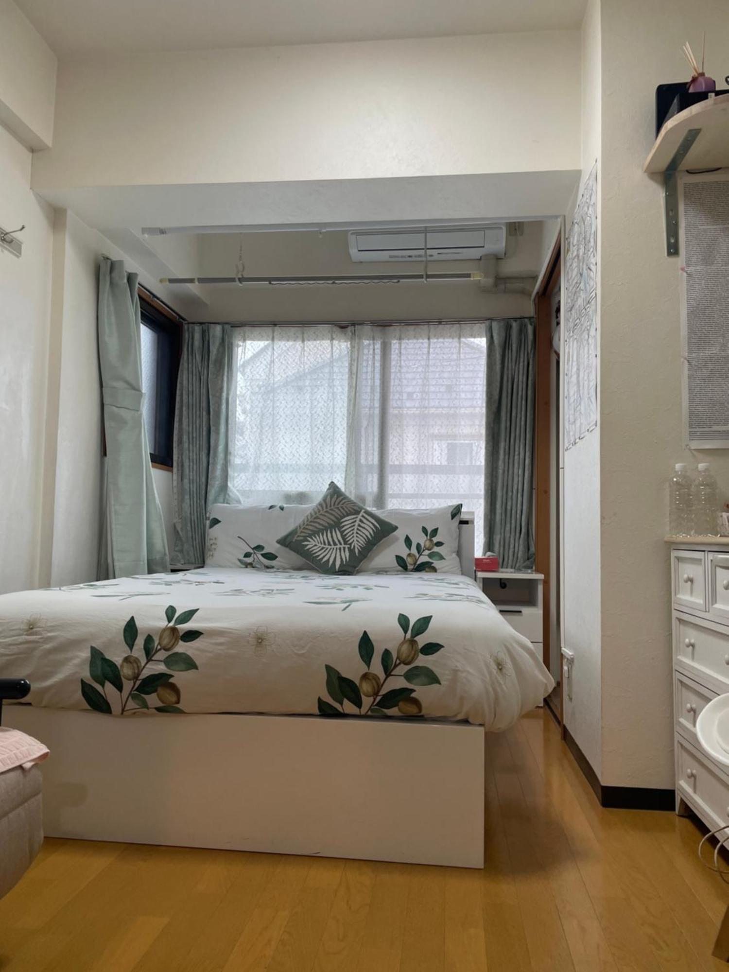 新宿安靜の家-A Quiet Home In Shinjuku - A 26 Square Meter Double Bed Room That Feels Like Home Токио Экстерьер фото